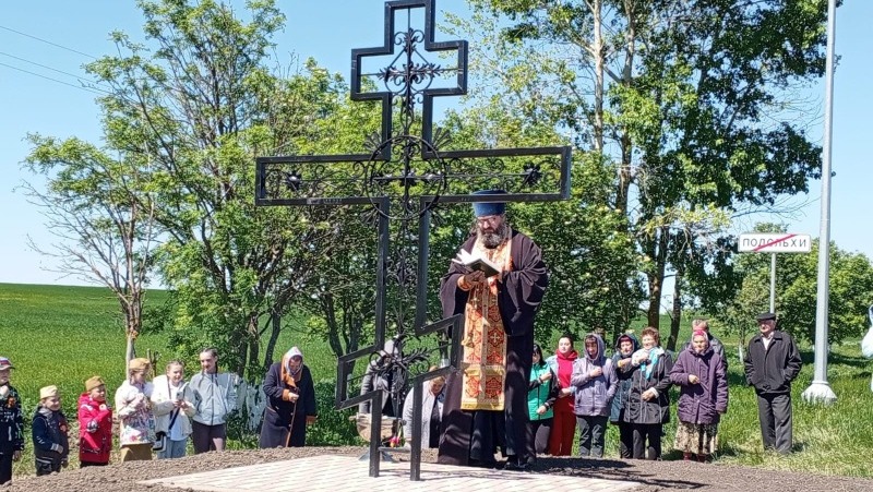 Поклонный крест был установлен на въезде в село Подольхи 
