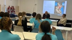 Прохоровские медики пообщались с учениками медкласса гимназии в рамках программы «Шаг в медицину»