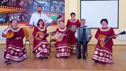 Сотрудники ДШИ выступили с концертной программой «Русский сувенир» в Прохоровской гимназии