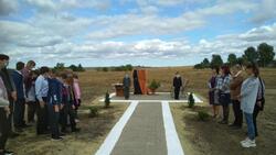 Ржавецкие жители установили обелиск памяти в хуторе Красное Знамя Прохоровского района