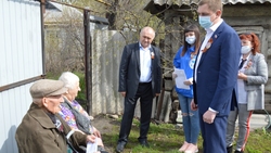 Депутат областной думы Игорь Закотенко поздравил прохоровских ветеранов с Днём Победы