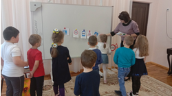 Прохоровские воспитатели провели квест с детьми на тему поведения на дороге