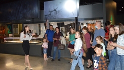 Сотрудники «Прохоровского поля» провели для гостей концерт и экскурсии в «Ночь музеев»