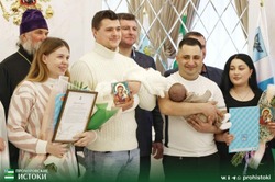 Прохоровские малыши Савва и Арен получили свои первые документы - свидетельства о рождении