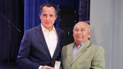 Прохоровец Александр Анчипоров получил за партийные заслуги памятную медаль «20 лет «Единая Россия»
