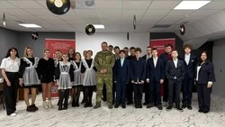 Первые Прохоровской гимназии встретились с участником СВО