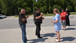 Гости из Новосибирска привезли в Прохоровку горсть земли от тружеников тыла