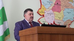 Сергей Канищев выступил на заседании муниципального совета с итоговым отчётом за 2022 год