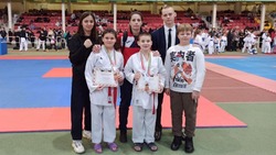Воспитанники спортивной школы «Юность» стали победителями и призёрами открытого первенства по каратэ