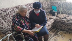 Сотрудники ОМВД России по Прохоровскому району посетили 94-летнюю уроженку ближнего зарубежья