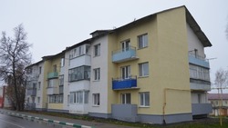 Подрядчики утеплили фасады в семи многоквартирных домах Прохоровского района 