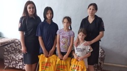 Сотрудники прохоровской полиции посетили многодетную семью в преддверии учебного года