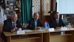 Депутат Белгородской областной Думы встретился с молодыми прохоровскими парламентариями