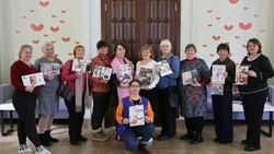 Мастер-класс по созданию коллажей «Весеннее настроение» прошёл в ЦМИ «Мир»