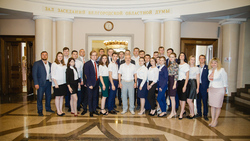 Евгений Савченко встретился с новым составом молодежного правительства области