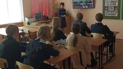 Встреча старшеклассников с депутатом поселкового собрания прошла в Прохоровской гимназии