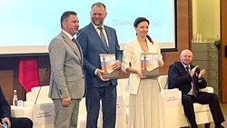 Зампредседателя Госдумы Анна Кузнецова представила книгу Василия Журахова на торжественном событии