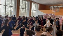 Традиционный Сретенский бал прошёл в Прелестненской школе Прохоровского района