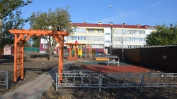 Работы по благоустройству дворовых территорий продолжились в Прохоровском районе