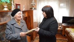 Библиотека Прохоровского дома ветеранов имени Марии Деркач пополнилась книгами