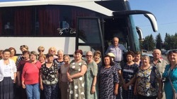 Группа прохоровских пенсионеров посетила Ивнянский район по программе социального туризма