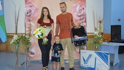 Молодая семья из Прохоровского района получила подарок в рамках акции «Первенец месяца»