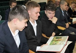 Ученики Прохоровской гимназии познакомились с подвигами кавалеров ордена Славы