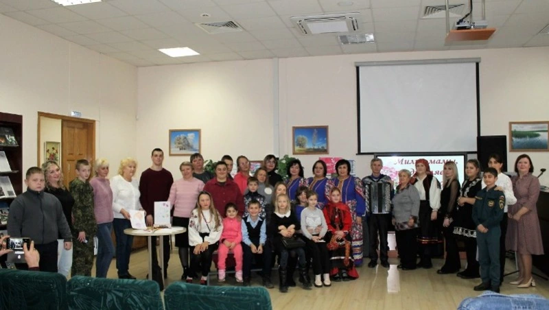 Очередная встреча участниц женсовета Прохоровского мунокруга прошла в библиотеке Николая Рыжкова