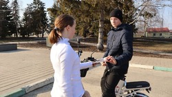 Прохоровские активисты провели акцию «Будь ярче на дороге»