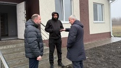 Глава администрации Прохоровского мунокруга проинспектировал строительство новых домов 
