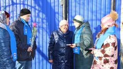 Единороссы поздравили женщин Прохоровки с Днём матери