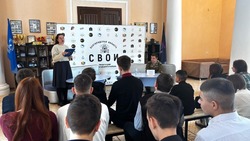 Встреча с участником СВО прошла в ЦМИ «МИР»