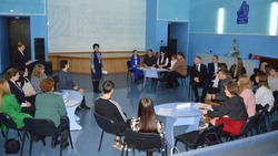 Молодые прохоровские педагоги и их наставники провели первую встречу в тематическом году