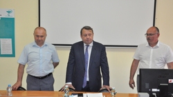 Депутат Госдумы Валерий Скруг поблагодарил прохоровских медиков за работу в пандемию