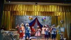 Участники районного проекта «Театральная азбука» показали первый выездной спектакль