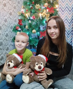 Фонд «Поколение» поздравил детей журналистского сообщества Белгородчины сладкими подарками
