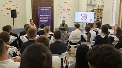 Наш земляк участник СВО Владимир Лысов встретился с прохоровской молодёжью в ЦМИ «МИР»