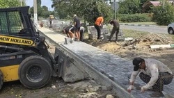 Ремонтные работы продолжились на автодороге по улице Льва Толстого посёлка Прохоровка
