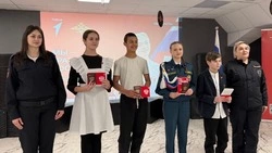 Церемония вручения первых паспортов прошла в Прохоровском ЦКР «Созвездие»