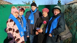 Единороссы поздравили с Днём матери состоящих в партии жительниц Прохоровского района