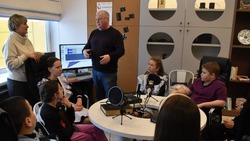 Прохоровская центральная районная библиотека реализовала первый этап проекта «Слушая, познаём»