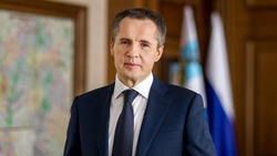 Вячеслав Гладков обратился ко всем ученикам региона в день последнего звонка