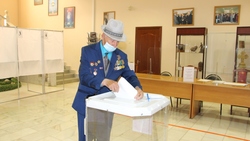 Ветеран войны Павел Фёдорович Сидоренко проголосовал на своём избирательном участке