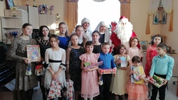 Представители Марфо-Мариинского сестричества милосердия поздравили прохоровских ребят
