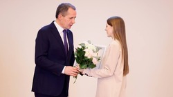 Вячеслав Гладков рассказал о вручении губернаторских стипендий школьникам в номинации «Образование»