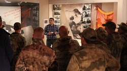 Участвующие в спецоперации росгвардейцы посетили музей-заповедник «Прохоровское поле»