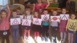 Прохоровские дошкольники показали знания безопасности дорожного движения культработникам
