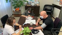 Более половины сотрудников «БелЗНАКа» привились от коронавируса
