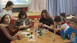 Познавательная программа «История новогодних игрушек» прошла в Радьковской школе