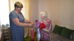 Две жительницы Прохоровского района приняли поздравления с днём рождения